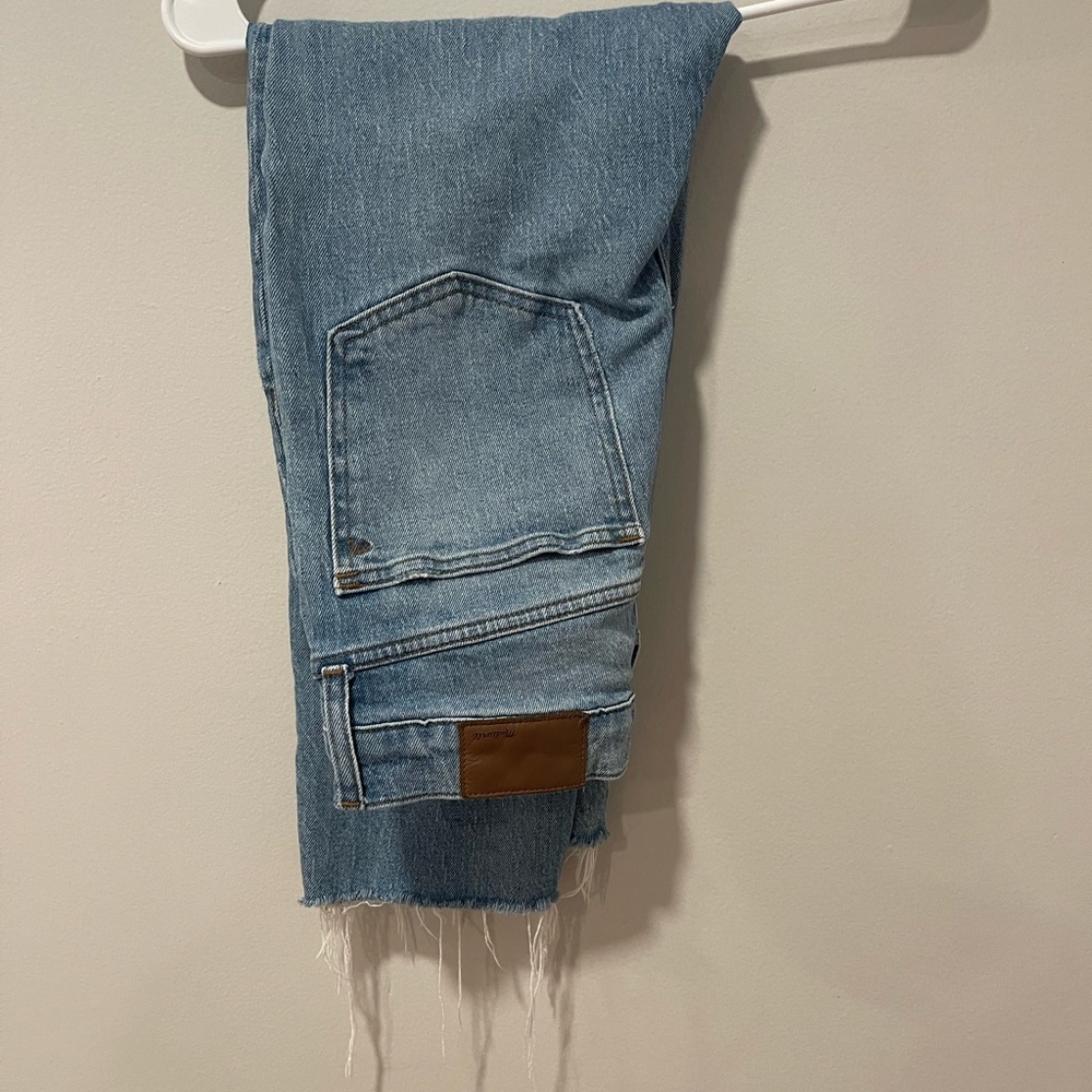 Blue denim with one knee rip Madewell Jeans!